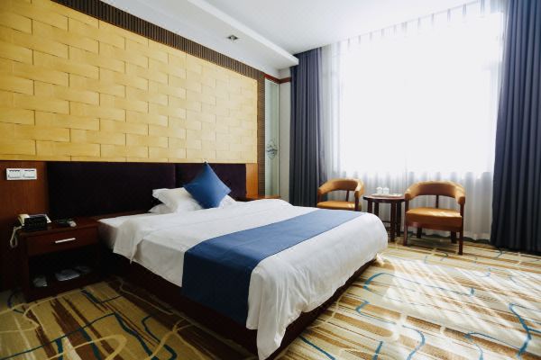 泸西雅客源酒店